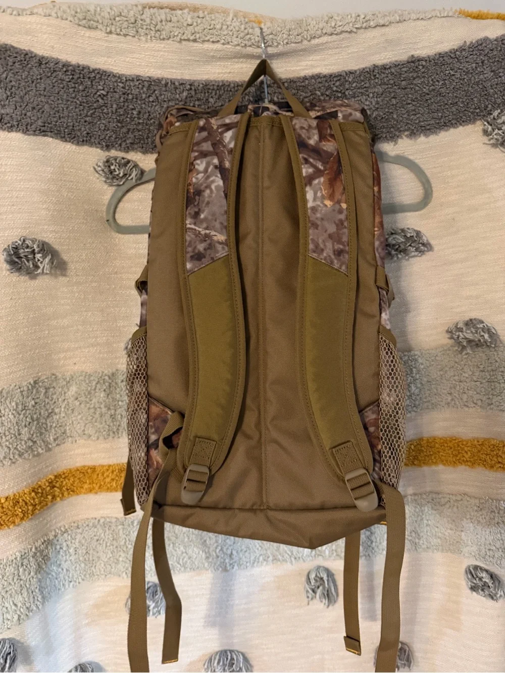 Cabela's Men's Camo Hiking Backpack in Brown and Olive
